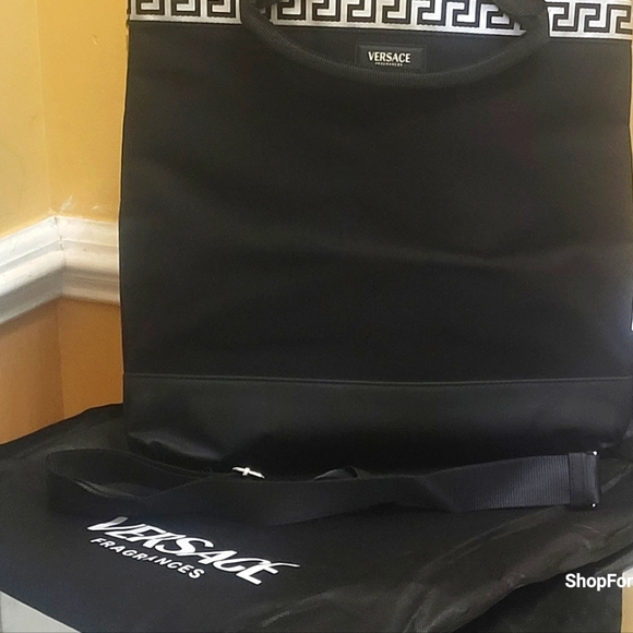 Versace - Picture 8 of 12